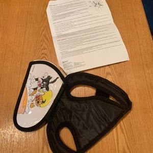 Looney Tunes children’s seat belt adjuster
